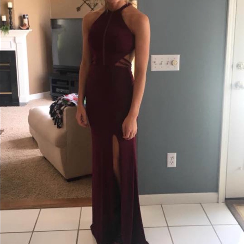 Maroon prom dress